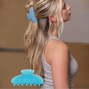 PARKE Back to School Claw Clip in Sky Blue NEW